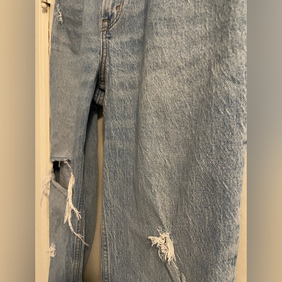 Abercrombie and Fitch The 90’s Ultra High Rise Distressed Straight Jean Size 30 - Picture 9 of 16